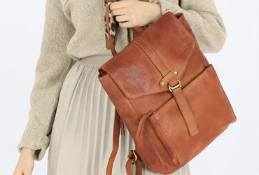 Najlepsze skórzane prezenty pod choinkę do 150 / 250 / 400 zł – praktyczne inspiracje