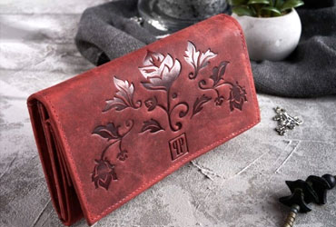 Skórzane portfele i paski - dlaczego warto mieć klasykę w szafie?